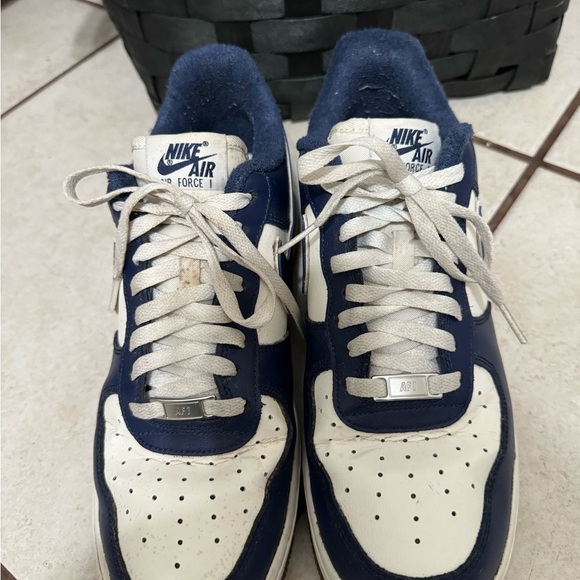 Nike Air Force 1 '07 LV8 Men's Size 9.5 - Picture 3 of 10